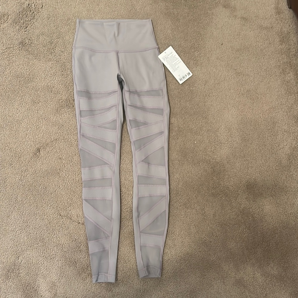 Lululemon wonder under tight 28 mesh size 4